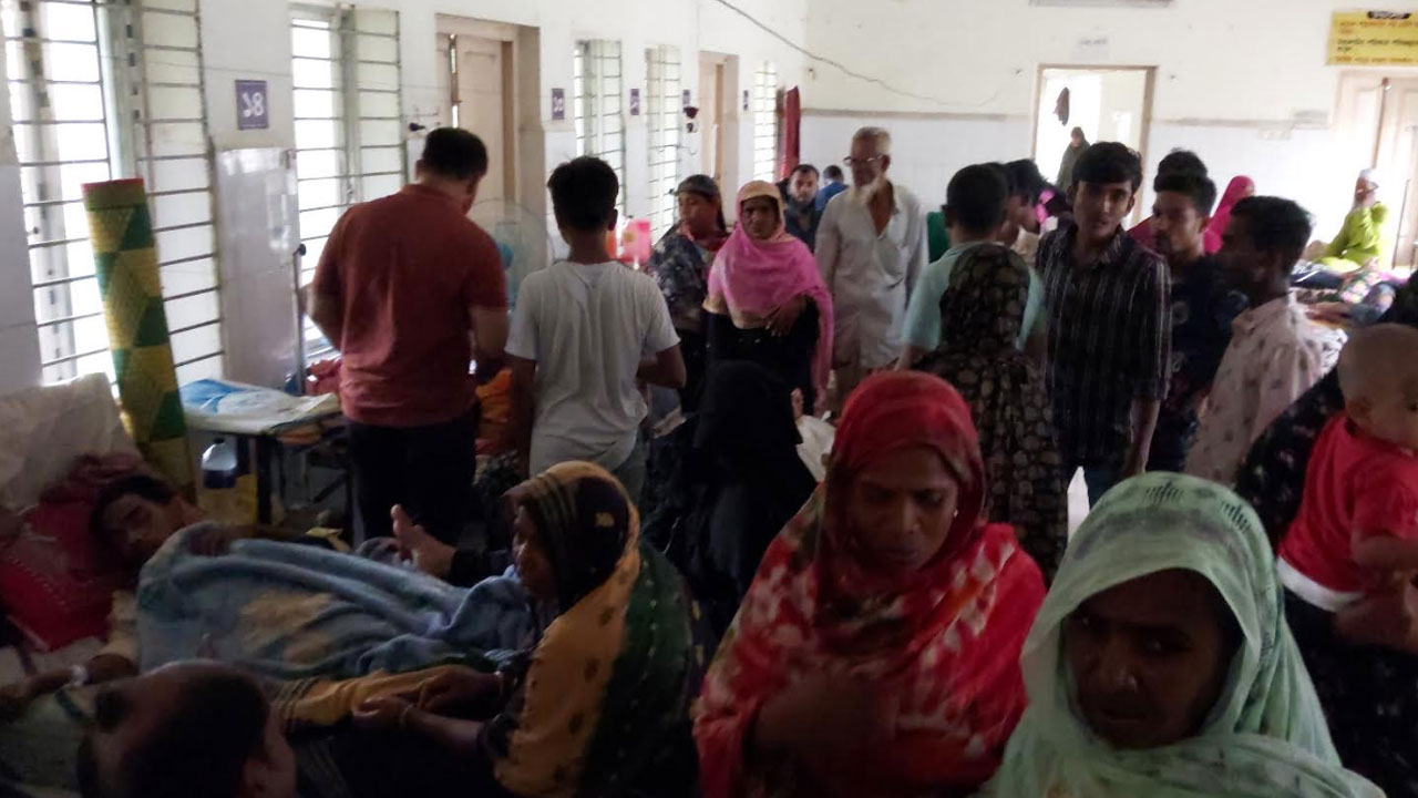 পাবনায় বিএনপির দু’গ্রুপের সংঘর্ষ-গোলাগুলি, সদস্য সচিবসহ বহিষ্কার ১০